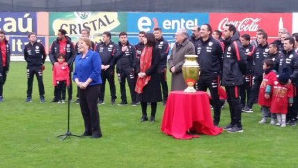Michelle Bachelet: Hay que entregar nuestro cariño a la Roja con apoyo, no con críticas