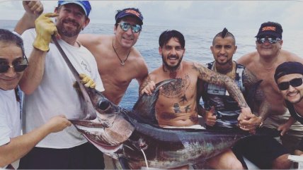 De pesca: Así disfrutan Mauricio Pinilla y Arturo Vidal sus vacaciones