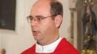 Sacerdote fue removido tras ser descubierto buscando \