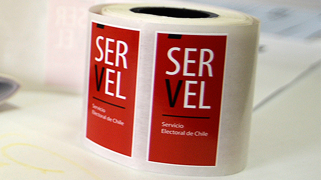 Juan Emilio Cheyre manifestó su intención de renunciar al consejo directivo del Servel