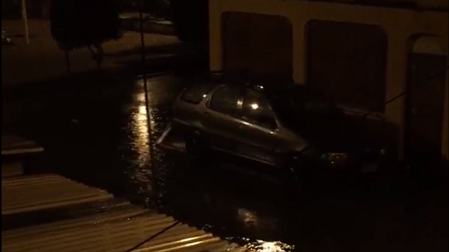 Lluvias en Calama generan cortes de luz y anegamiento de calles