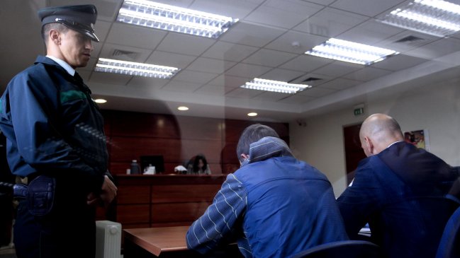 Formalizan por incendio y lesiones menos graves a sujeto que agredió con un hacha a su pareja