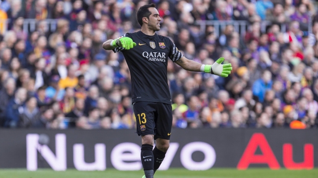 En FC Barcelona cierran la puerta a una eventual salida de Claudio Bravo