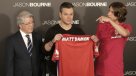 Matt Damon posó con la camiseta de Atlético Madrid en España