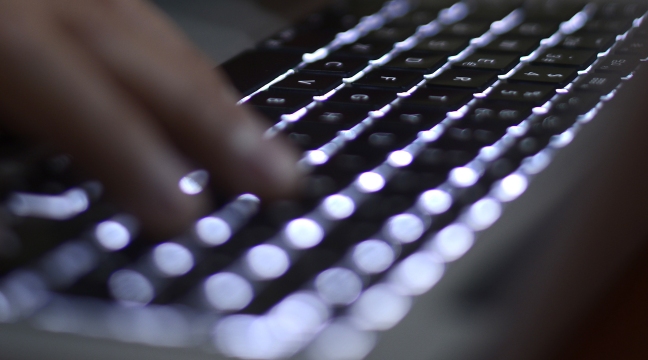 Uno de cada tres padres opina que internet lo aisla de sus hijos