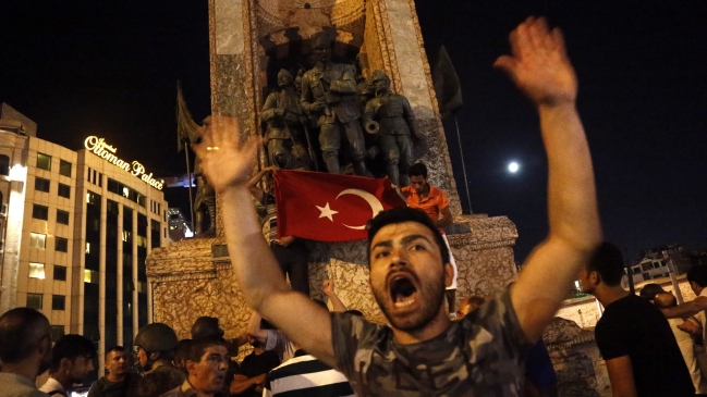 Cientista político: No hay condena directa de las potencias occidentales al golpe en Turquía