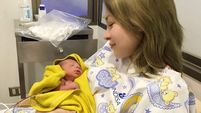 Sabrina Sosa presentó a Gaspar, su hijo con Claudio Valdivia