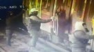 Cámara captó el momento en que tres hombres rayaban un vagón del Metro