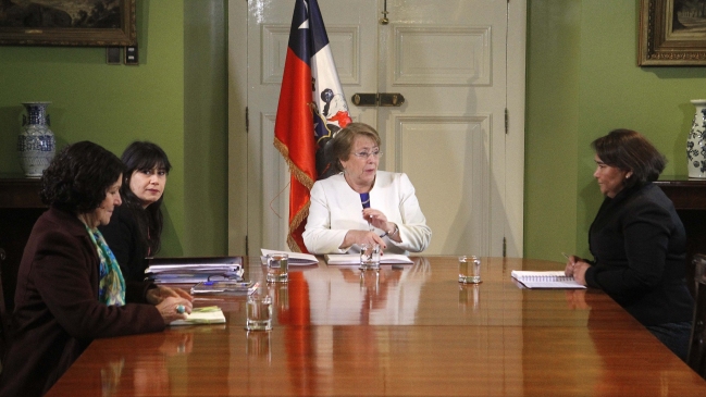  Bachelet acelera retiro de atribuciones al Sename  
