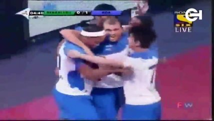   Ronaldinho marcó cinco goles en su estreno por la liga india de futsal 