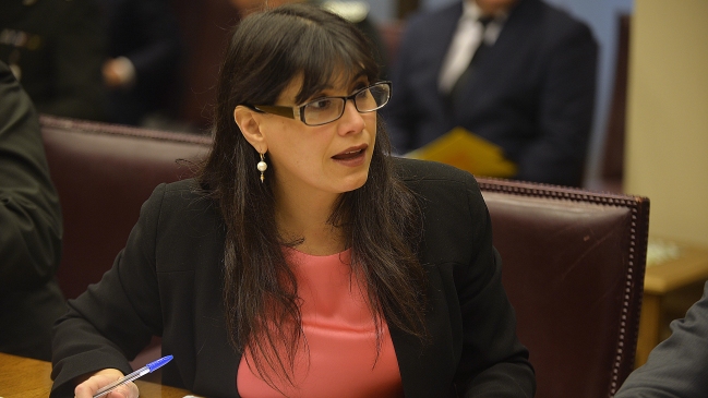 La derecha no alcanzó votos necesarios para interpelar a ministra Blanco