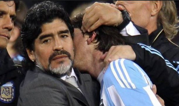 Diego Maradona afirmó que puede dirigir gratis a la selección argentina
