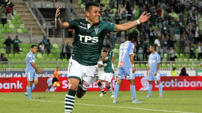 Carlos Muñoz es opción para reforzar el ataque de Huracán en Argentina