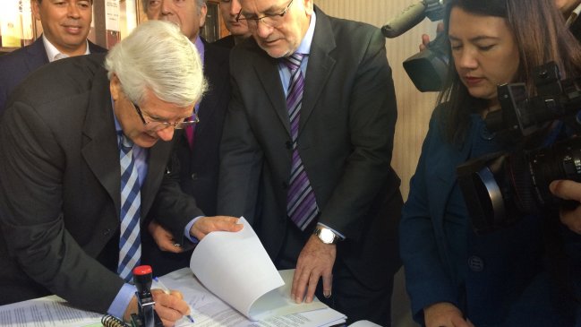 Diputados proponen reforma constitucional que termina con las AFP