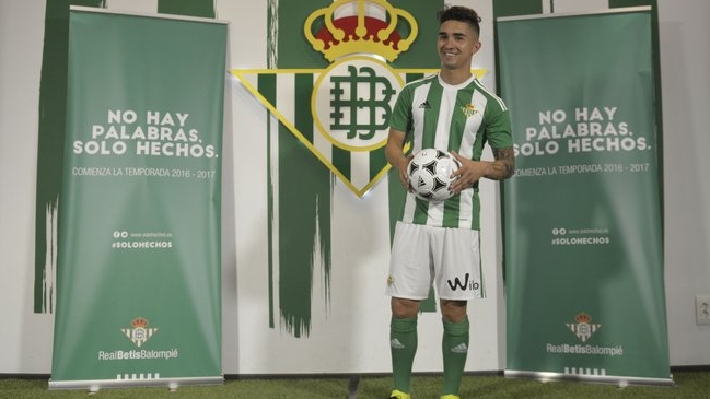 Felipe Gutiérrez debutó en triunfo de Real Betis ante Fulham en España