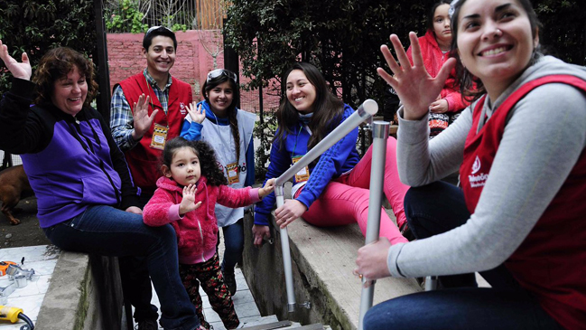 Voluntarios de Teletón mejoran accesibilidad en hogares de beneficiarios