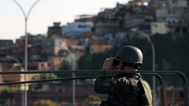 Un hombre amenazó con explotar una bomba y causó pánico en Brasil