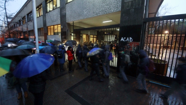 Instituto Nacional retomó las clases tras varios meses en toma