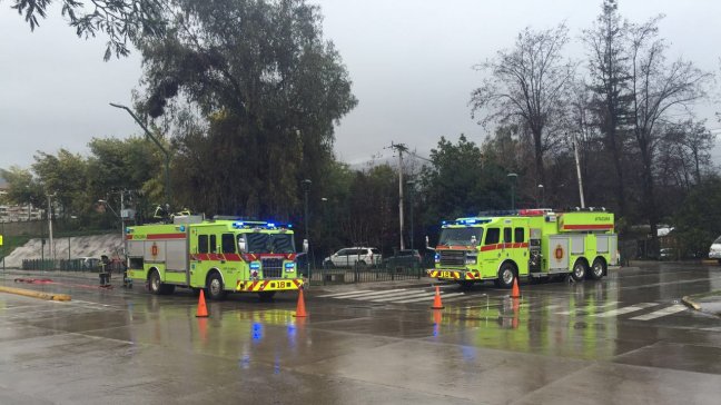 Bomberos controla incendio en vivienda de Lo Barnechea