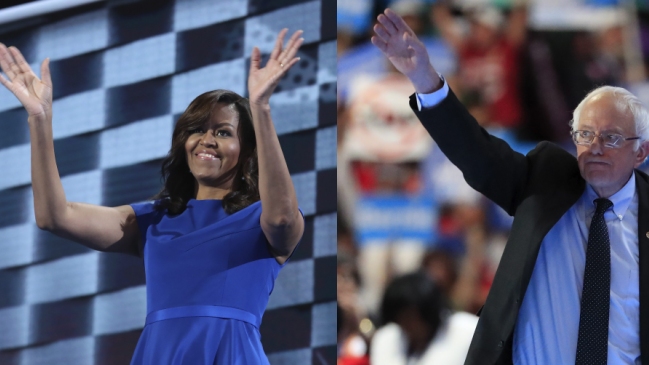Michelle Obama conmueve y Sanders apasiona por la unión en torno a Clinton