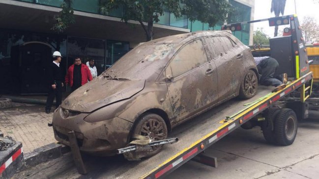 Periodista: Sacyr exige 10 años de silencio a víctimas de inundación en Providencia