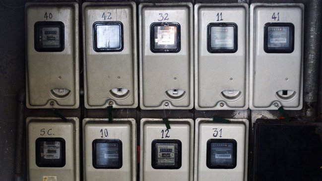 Histórica licitación eléctrica promete bajar precios de luz en 25 por ciento por 20 años