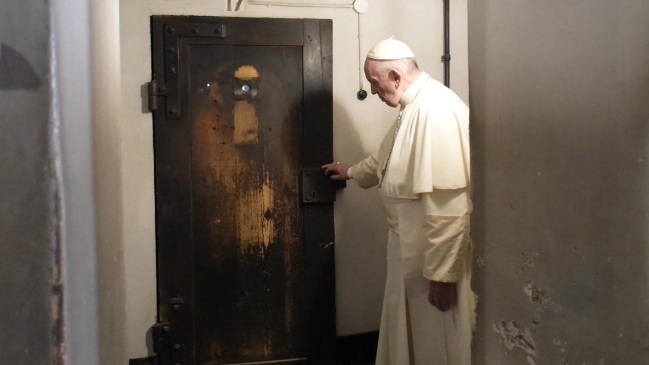 El papa escribió en Auschwitz: 