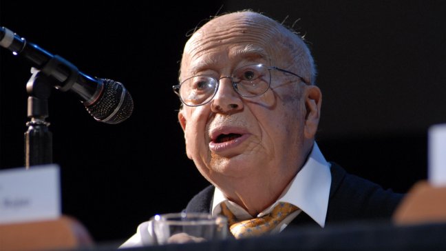 Consejo de la Cultura invita a la ciudadanía a escoger sus poemas favoritos de Gonzalo Rojas