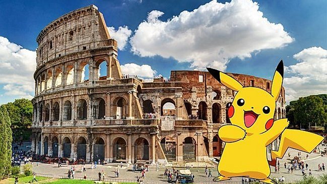 Cientos de personas buscan pokémon en el Coliseo romano
