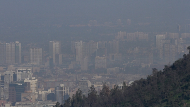 Intendencia decretó alerta ambiental para este martes en Santiago