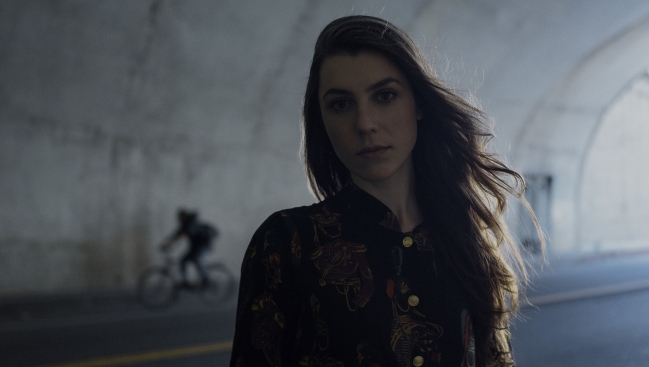 Julia Holter debuta en octubre en Chile