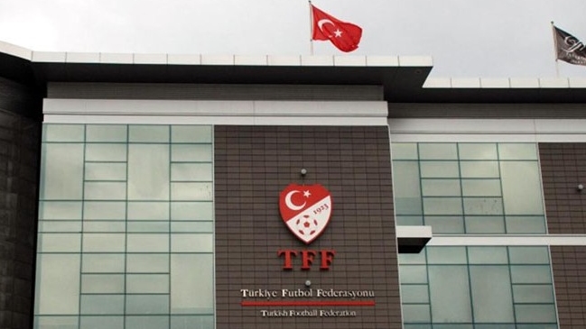 Federación de Fútbol Turca despidió a 94 árbitros tras el fallido golpe