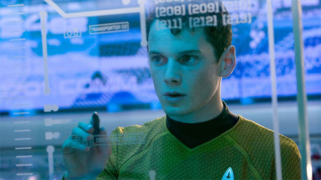 Padres de Anton Yelchin demandan a Fiat Chrysler por la muerte del actor