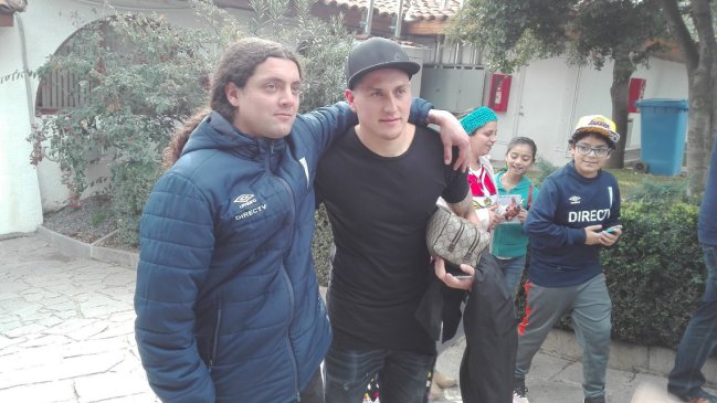 Nicolás Castillo entrenó con el plantel de Universidad Católica