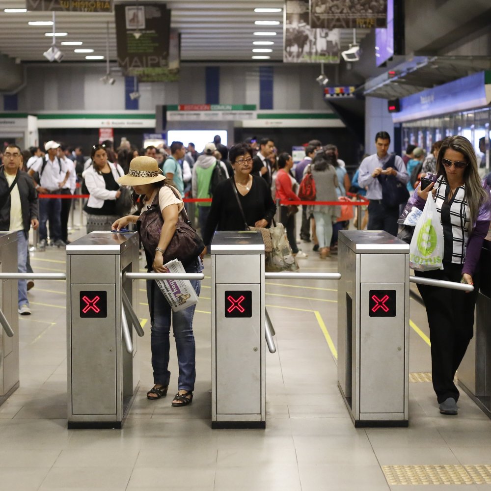 Realizan controles cardiológicos gratuitos en estaciones del Metro