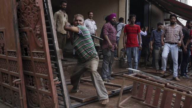 Al menos 12 muertos dejó un tiroteo en mercado de India