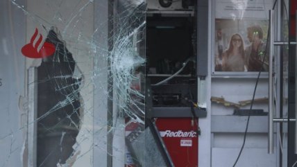   Delincuentes hicieron explotar cajero automático en Vitacura 