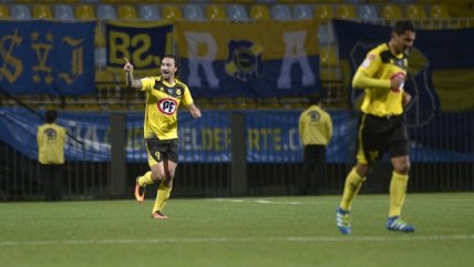 Carlos Escobar abrió la cuenta para San Luis ante Everton