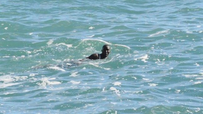 Cruz Roja lanza su primera operación para salvar a inmigrantes del Mediterráneo