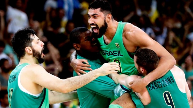España sumó su segunda derrota tras perder ante Brasil en el baloncesto olímpico
