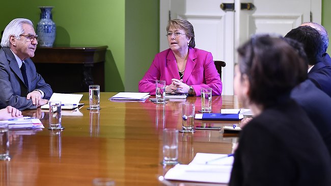 Bachelet hablará hoy en cadena nacional sobre las pensiones