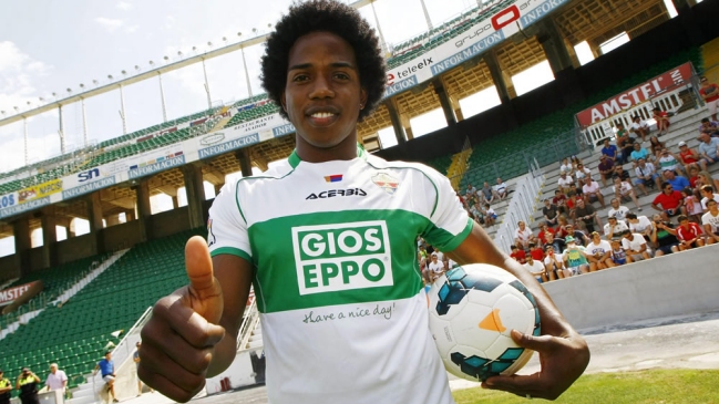 Fiorentina anunció la incorporación del colombiano Carlos Sánchez