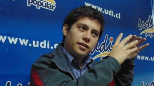 Dirigente reconoció agresión a polola: Bajó candidatura a concejal y renunció a la UDI