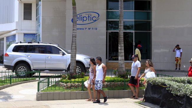 Adolescente de 15 años sobrevivió caída desde el piso 26 de un edificio