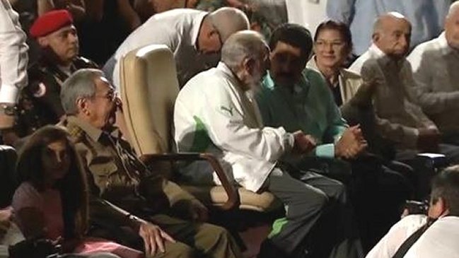 Fidel Castro reapareció en celebración de su cumpleaños número 90