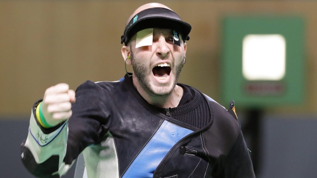 Italiano Campriani revalidó el título en 3 posiciones de tiro y gana su segundo oro en Río