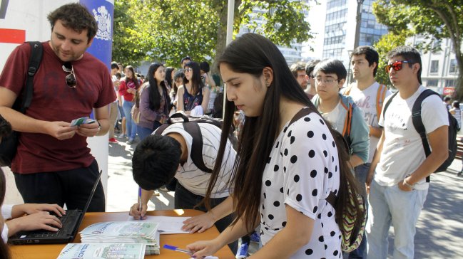 Encuesta online del Injuv busca recoger opiniones sobre diversidad, género y aborto