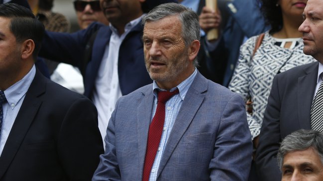 Senador Horvath demandó a su hijo por venta de viviendas en Coyhaique