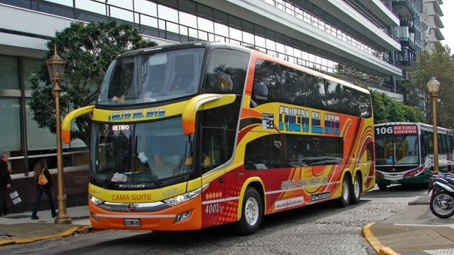 Gobierno argentino oficializó fuerte alza en precio de los pasajes de buses