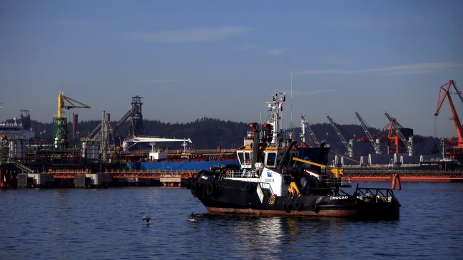 Inquietud en Juan Fernández por retraso de embarcación que transporta alimentos